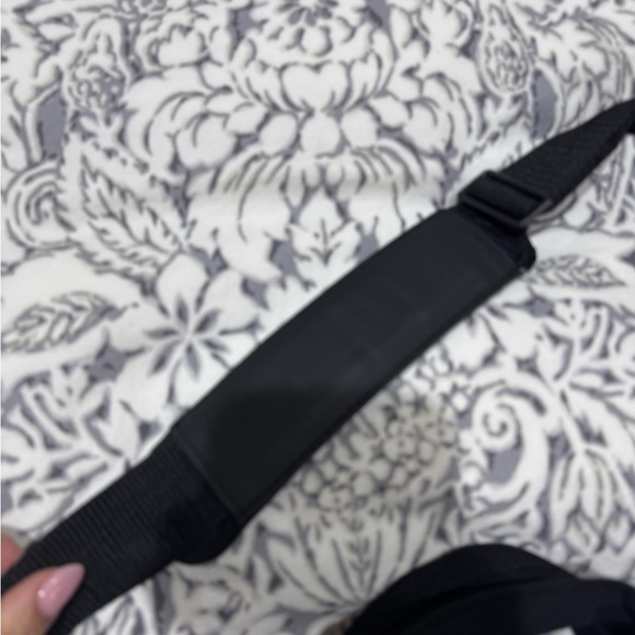 NWT black HP laptop case with handle and shoulder pad - Picture 6 of 15